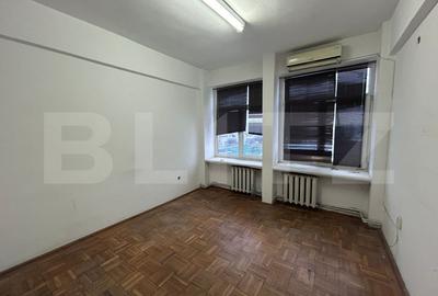 Birou, de 231.36999511719 mp, în Central - 3