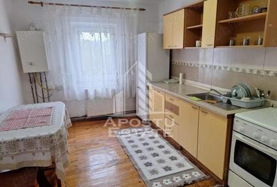 Apartament cu 3 camere decomandat în Soarelui
