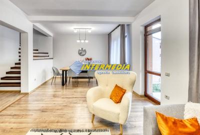 Casă individuală cu 4 camere cu Canalizare în Cetate - 1