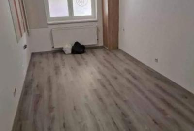 Spațiu comercial, de 42 mp, în Central - 2