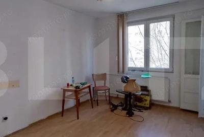 Apartament cu 3 camere decomandat în Giurgiului