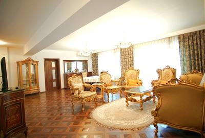 Apartament cu 3 camere decomandat, mobilat în Unirii