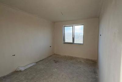 Casă cu 4 camere cu Teren 400 Mp în 9 Mai - 5