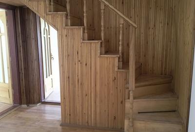 Casă cu 4 camere în Central - 2