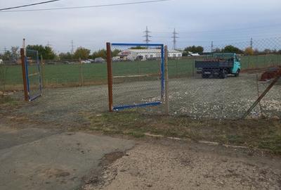 Spațiu comercial, de 1,000 mp, în Central