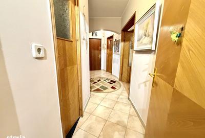 Apartament cu 4 camere decomandat în Central - 3