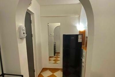 69000 euro -garsoniera decomandata -metrou jiului -bloc 1980 - 1