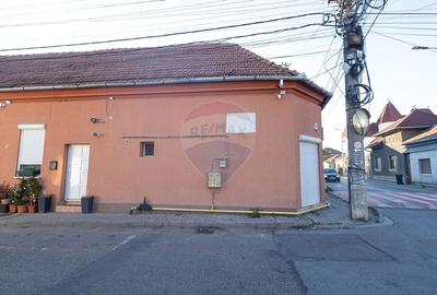 Apartament de vanzare si spatiu comercial COMISION 0% - 8