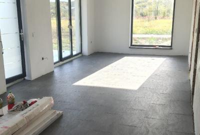 Casa Albota la doar 12 km de Pite?ti Lux la cheie Casa Albota la doar 12 km de Pite?ti Lux la cheie - 5