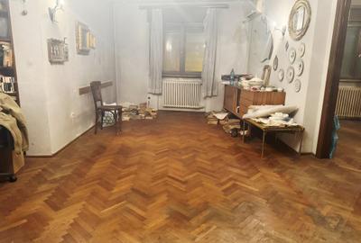 Caderea Bastiliei, apt. 2 camere, etaj 1, balcon,50mp, pe lista de U 3 - 4