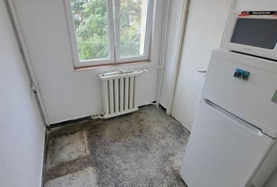 3 camere, intre Gara de Nord si Basarab, B-dul Dinicu Golescu, nr 39 - 7