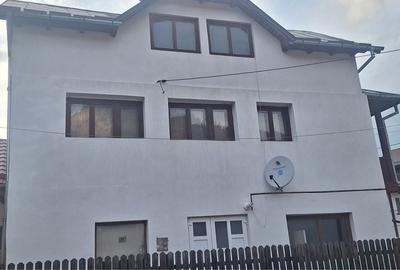 Casă cu 4 camere în Rucăr - 2