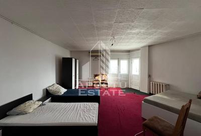 Apartament cu 5 camere nedecomandat, mobilat în Lunei - 2