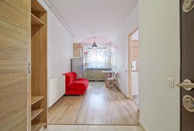 Garsonieră decomandată în Tractorul - 3