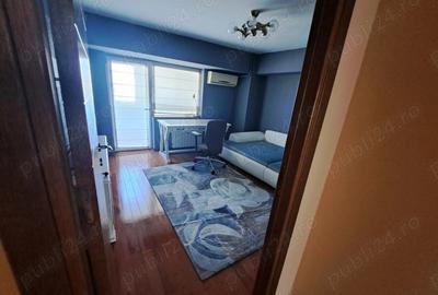 Proprietar, ofer spre inchiriere apartament 3 camere, Bd. Decebal , Bucure?ti - 3