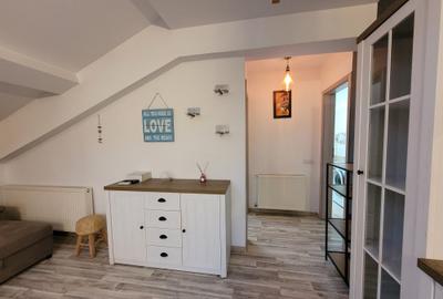 Apartament cu 2 camere semidecomandat, mobilat în 1 Mai - 9