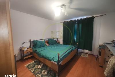 Casă cu 6 camere cu Teren 400 Mp în Podari - 8