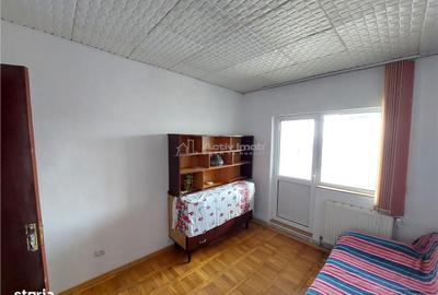 Apartament cu 3 camere decomandat în Lacu - 3