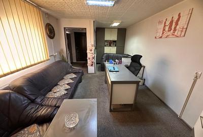 Spațiu comercial, de 32 mp, în Central - 3