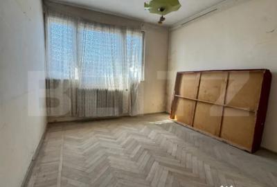 Apartament cu 3 camere semidecomandat în Drumul Taberei