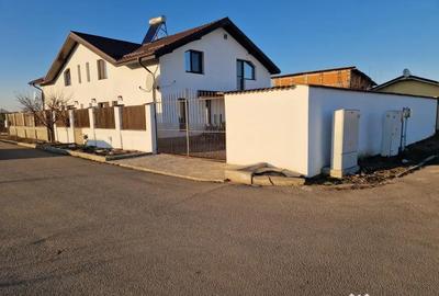 Apartament cu 7 camere decomandat în Pielești - 4