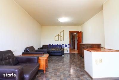 Apartament cu 3 camere decomandat în Centrul Civic