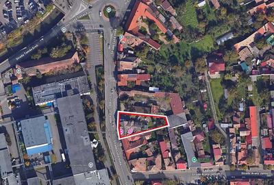 Casă cu 6 camere cu Teren 700 Mp în Central - 2