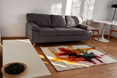 Apartament cu 3 camere semidecomandat în Bucureștii Noi