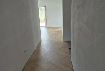 Casă cu Teren 900 Mp în Crișeni