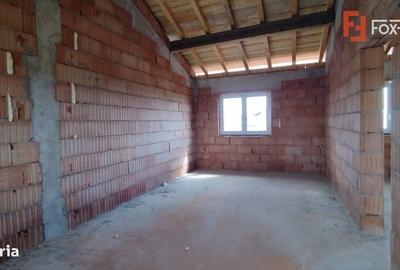 Casă cu 4 camere în Exterior Est - 1
