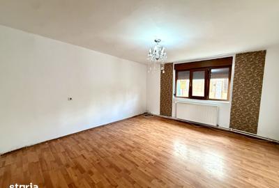 Casă cu 5 camere cu Teren 479 Mp în Ghirodei