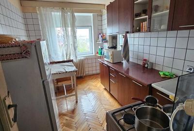 Apartament cu 2 camere semidecomandat în Complex Studențesc - 3