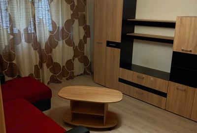 Apartament cu 2 camere decomandat în Victoriei