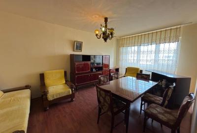 Apartament cu 3 camere decomandat, mobilat în B-dul București