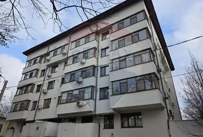 Apartament cu 3 camere decomandat, mobilat în Timpuri Noi