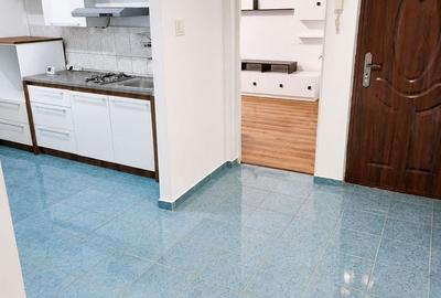 Apartament cu 2 camere decomandat, mobilat în Soarelui