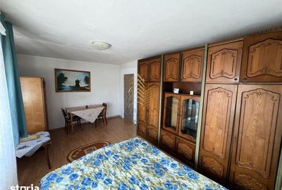 Apartament cu 3 camere decomandat în Central - 1