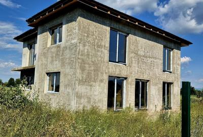 Casă cu 5 camere cu Teren 500 Mp în Stupini - 1