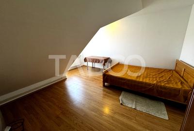 Apartament cu 4 camere decomandat, mobilat în Vasile Aaron - 11