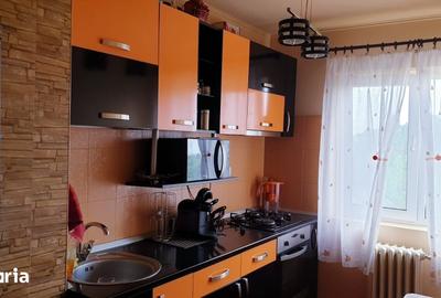 Apartament cu 3 camere decomandat în Inel II