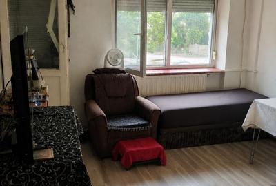 Garsonieră decomandată în Central
