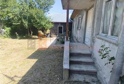 Casă individuală cu 3 camere cu Teren 4859 Mp în Unguriu