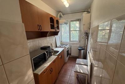 Apartament cu 2 camere nedecomandat, mobilat în Circumvalațiunii