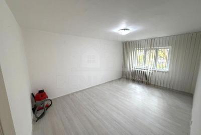 Apartament cu 2 camere decomandat în Sărari