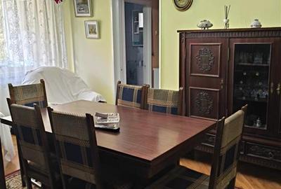 Apartament cu 3 camere semidecomandat în Viziru 1