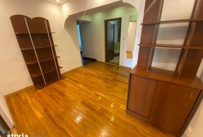 Apartament cu 4 camere în Central