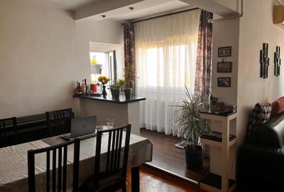 Apartament cu 2 camere decomandat în Tei