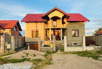 Casă cu 6 camere cu Teren 500 Mp în Sântion