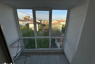 Apartament cu 3 camere în Craiovița Nouă - 1