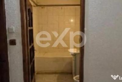 Apartament cu 2 camere semidecomandat în Micro 11